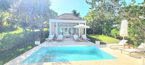 Pool - Coconut Beach - Sleeps 8, Steps from the Pink Sand Beach, Relaxation Awaits! (Dunmore Town, Harbour Islane)