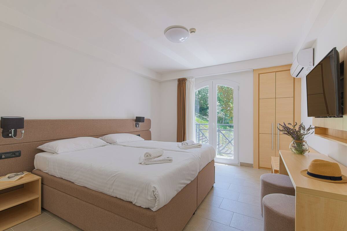 Standard double room with 2 extra pull-out beds | Wifi gratis