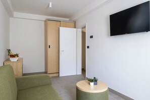 Family Room, Park View | Living area - Hotel Delfin (Omišalj)