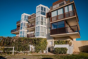 Exterior - La Voile de Nacre – Ground Floor Apt, 50m from Beach, Bernières-sur-Mer (Bernières-sur-Mer)
