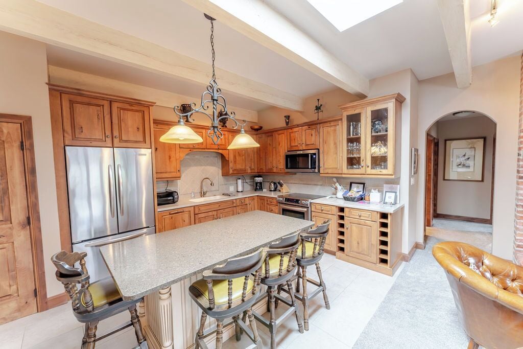 ثلاجة، ميكروويف، فرن، موقد طهي مسطح