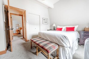 2 bedrooms, iron/ironing board, travel crib, free WiFi