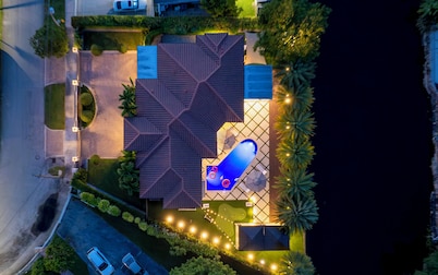 Private Resort Stay - Insta-Worthy Miami Vacation