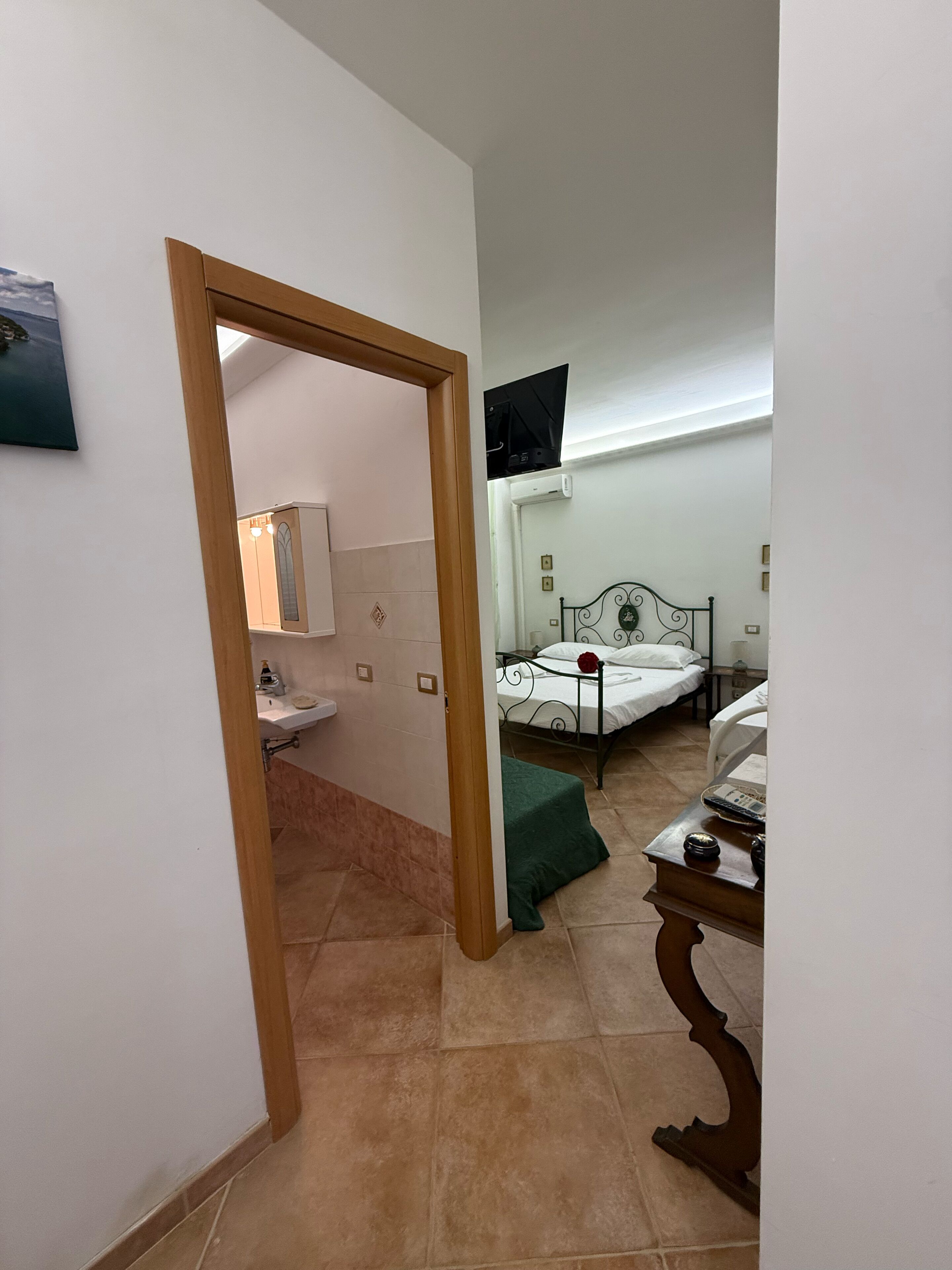 Triple Room, Patio, Garden View | Bathroom