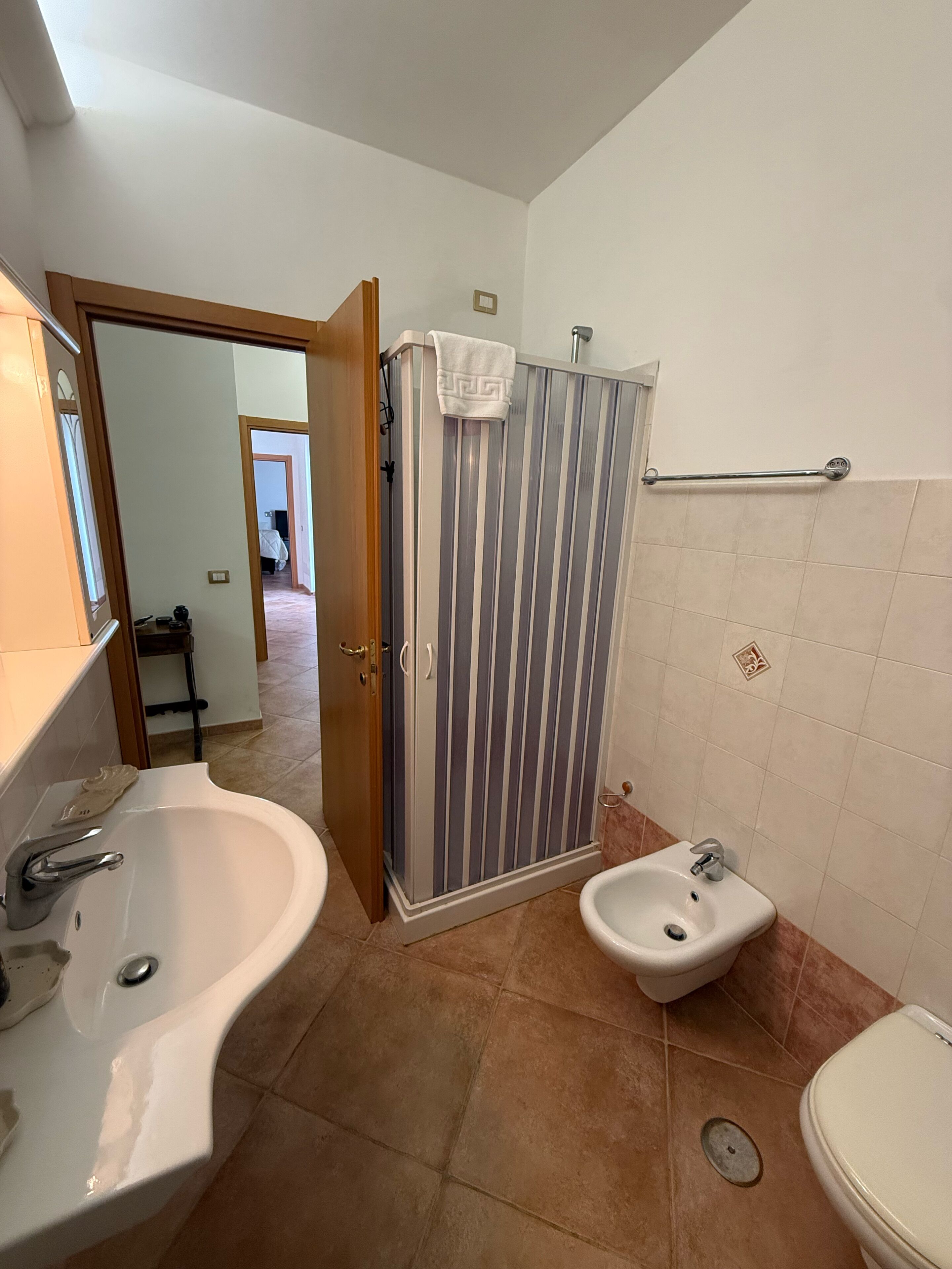 Isola bisentina | Baño | Albornoces y bidé