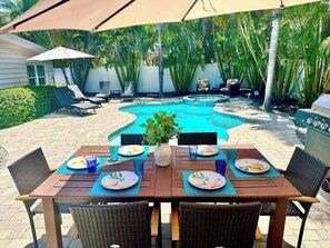 Outdoor dining
