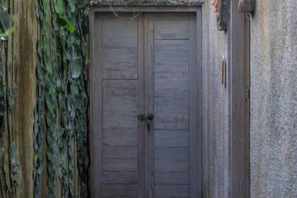 Unclassified image, 1 of 4, button - ME Villa Kayutulang (Bali)