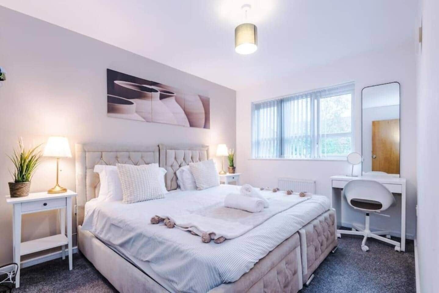 3 chambres, fer et planche à repasser, Wi-Fi, draps fournis