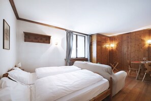 1 bedroom, iron/ironing board
