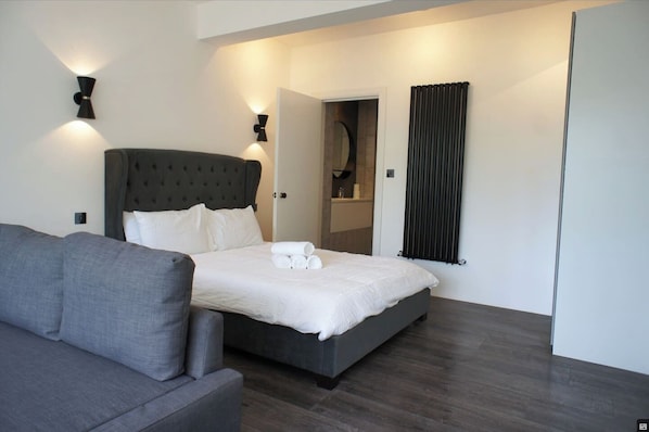 1 chambre, fer et planche à repasser, Wi-Fi gratuit, draps fournis