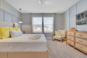 5 bedrooms, iron/ironing board, travel crib, free WiFi - Spacious Home w/ Private Pool, BBQ, Summer Kitchen & Game Room - Near Disney (Clermont)