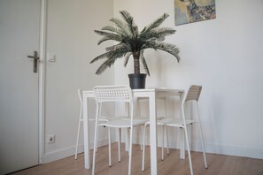 Dining - Family or business stay rapid access St-Lazare (Argenteuil)