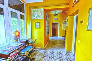 Interior - Altwienerhof, a cozy and artistic family apartment in Vienna. Near subway (Wien)
