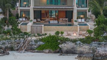 Luxury Room, 5 Bedrooms (Residence) | Frette Italian sheets, premium bedding, in-room safe