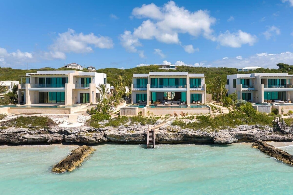 Grand House, Multiple Bedrooms (7 Bedroom, Residence) | Frette Italian sheets, premium bedding, in-room safe, blackout drapes