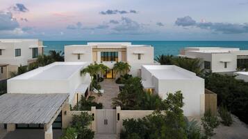 Luxury Room, 5 Bedrooms (Residence) | Frette Italian sheets, premium bedding, in-room safe