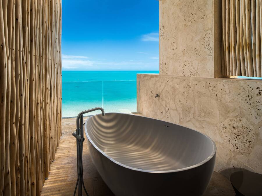 Grand Room, 6 Bedrooms (Residence) | Bathroom | Eco-friendly toiletries, hair dryer, bathrobes, towels