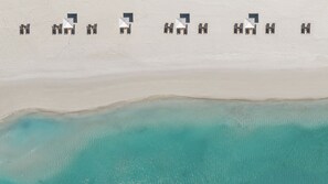 Playa privada, playa de arena blanca, snorkel y bar en la playa 