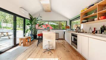 Oven, stovetop, dishwasher