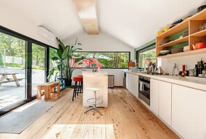 Oven, stovetop, dishwasher