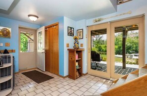 المنشأة من الداخل