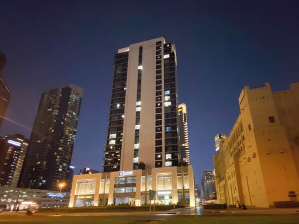 المنشأة من الخارج