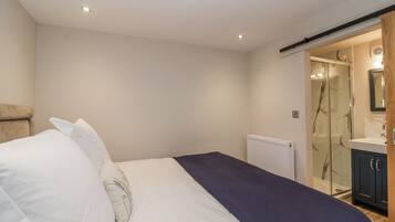 Cottage | 1 bedroom, individually decorated, individually furnished