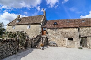Exterior - The Old Dairy (Chippenham)
