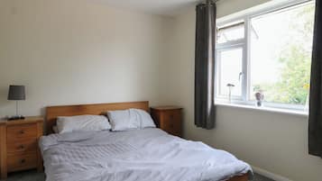 4 عدّة غرف نوم وبديكورات فريدة لكل غرفة وطراز فريد لكل وحدة