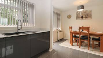 Dishwasher, cookware/dishes/utensils