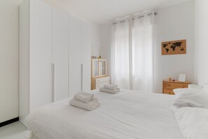 2 bedrooms, iron/ironing board
