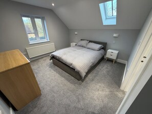 5 chambres, bureau, fer et planche à repasser, Wi-Fi gratuit