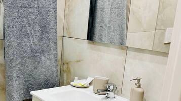 Chambre Double ou avec lits jumeaux | Salle de bain