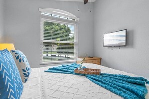 6 bedrooms, iron/ironing board, WiFi, bed sheets