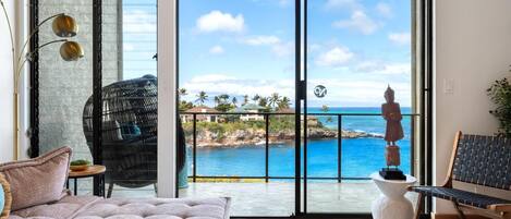 Condo (4 Bedrooms) | Living room | TV