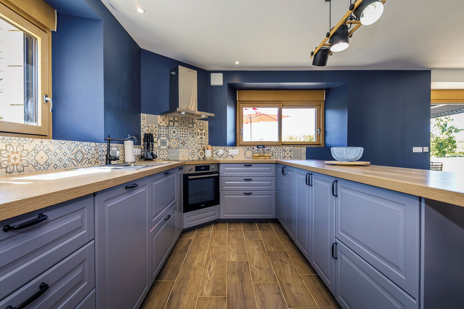 Refrigerador, microondas, horno y lavavajillas 