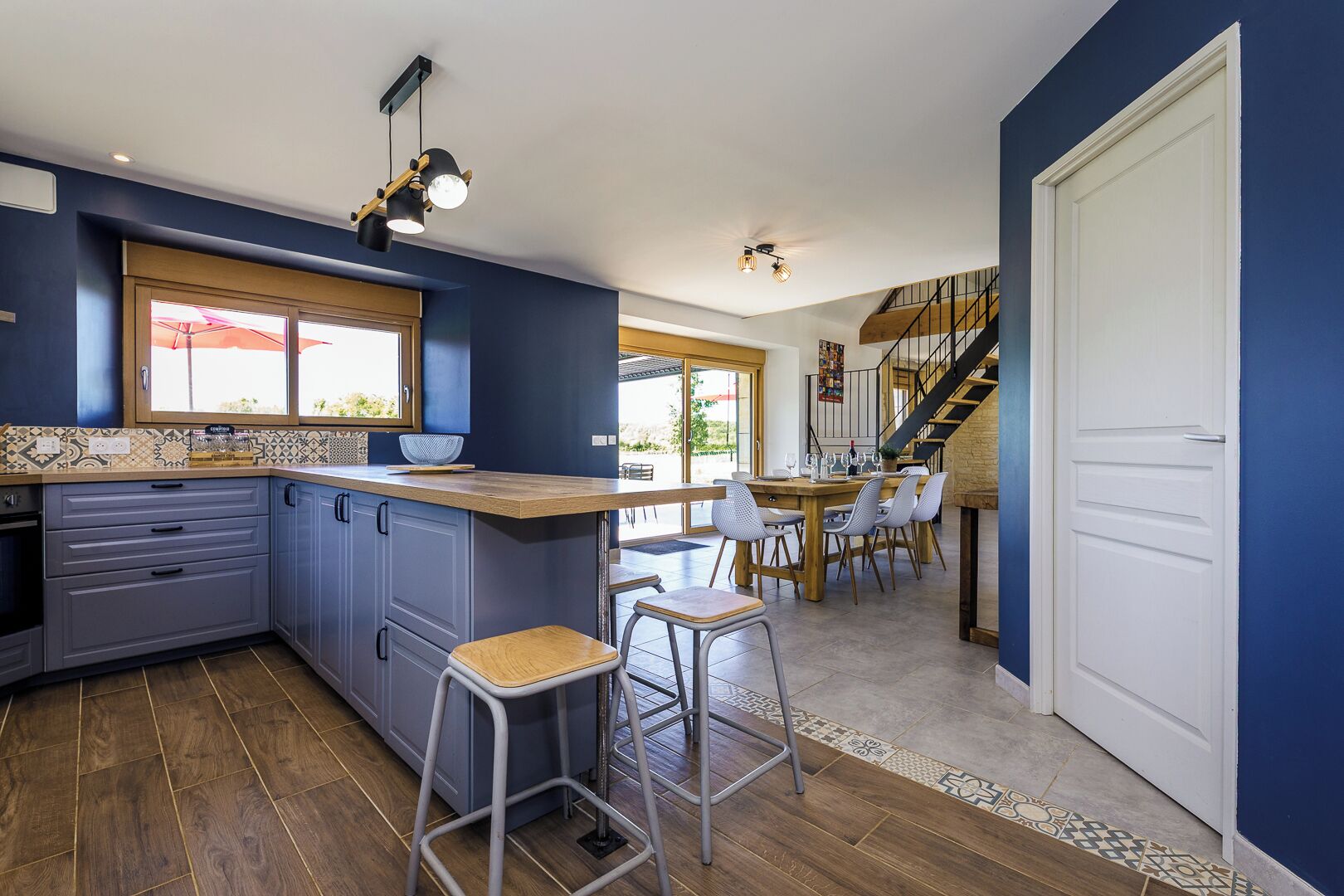 Refrigerador, microondas, horno y lavavajillas 