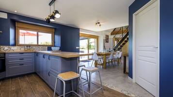 Refrigerador, microondas, horno y lavavajillas