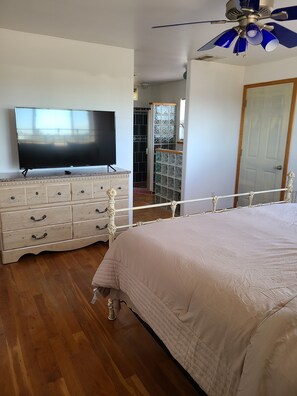 4 chambres, fer et planche à repasser, Wi-Fi, draps fournis