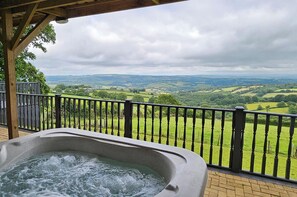 Tina de hidromasaje al aire libre