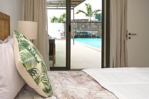 3 bedrooms, in-room safe, iron/ironing board, WiFi - To complete (Grand Baie)