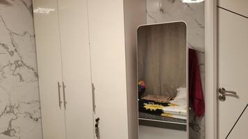 1 غرفة نوم ومكواة/لوح كي وواي فاي