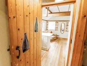 Interior - Pendockie (Boston)