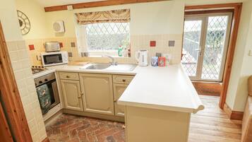 Cookware/dishes/utensils