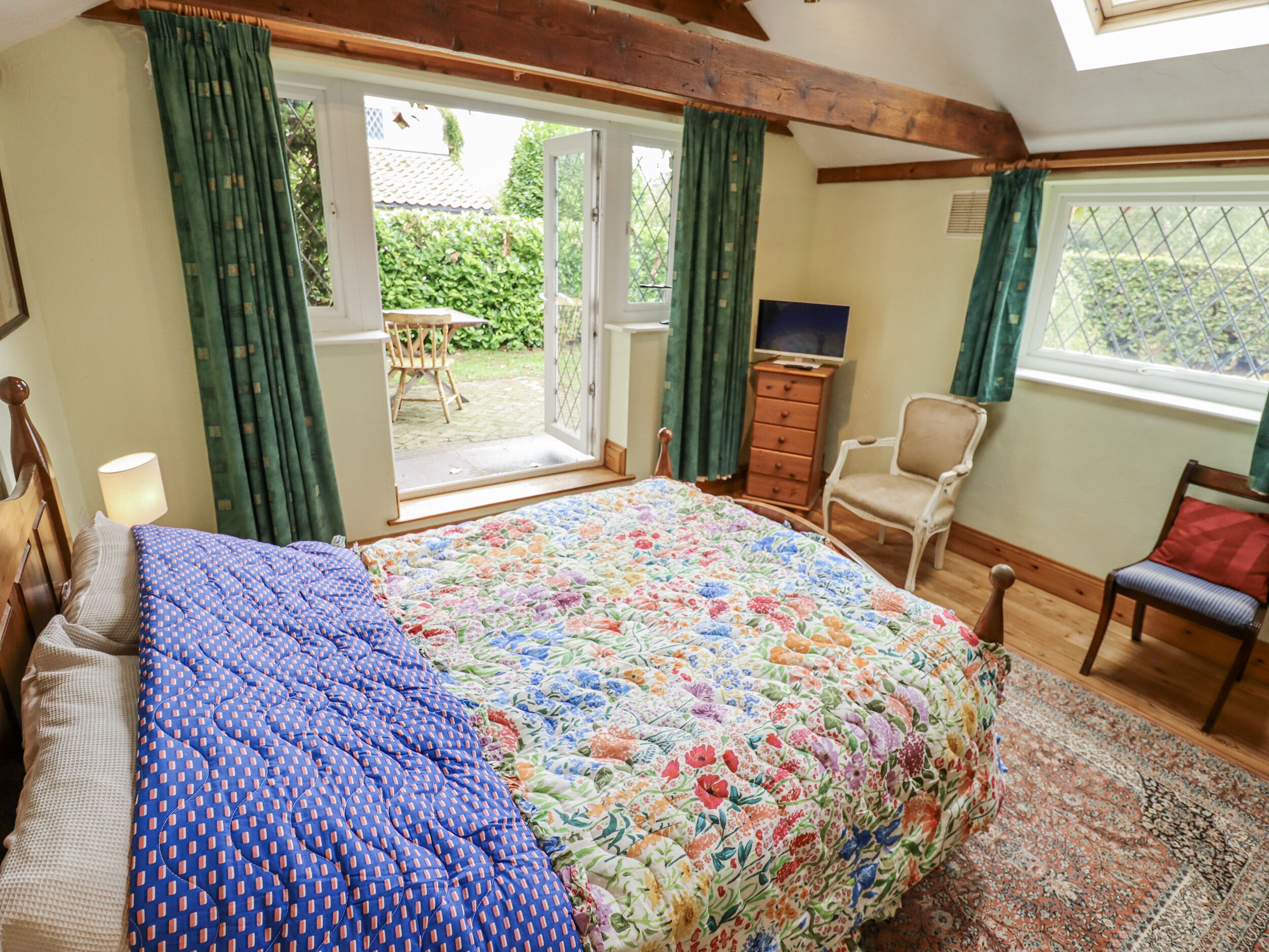 1 chambre, décoration personnalisée, ameublement personnalisé