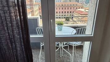 Chambre Double Panoramique, salle de bains attenante | Vue depuis le balcon