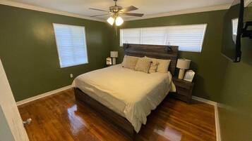 4 bedrooms, WiFi, bed sheets