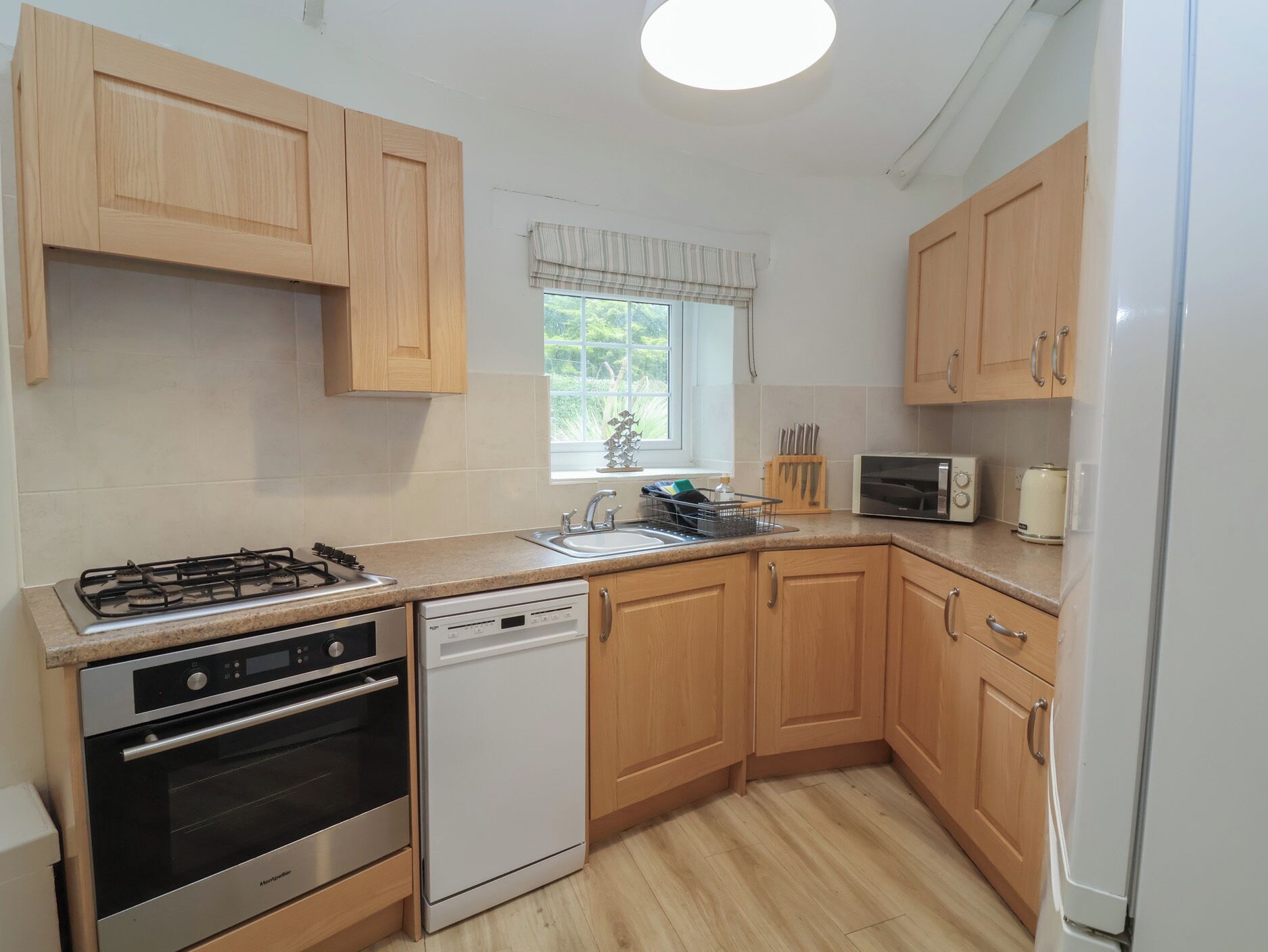 Dishwasher, cookware/dishes/utensils