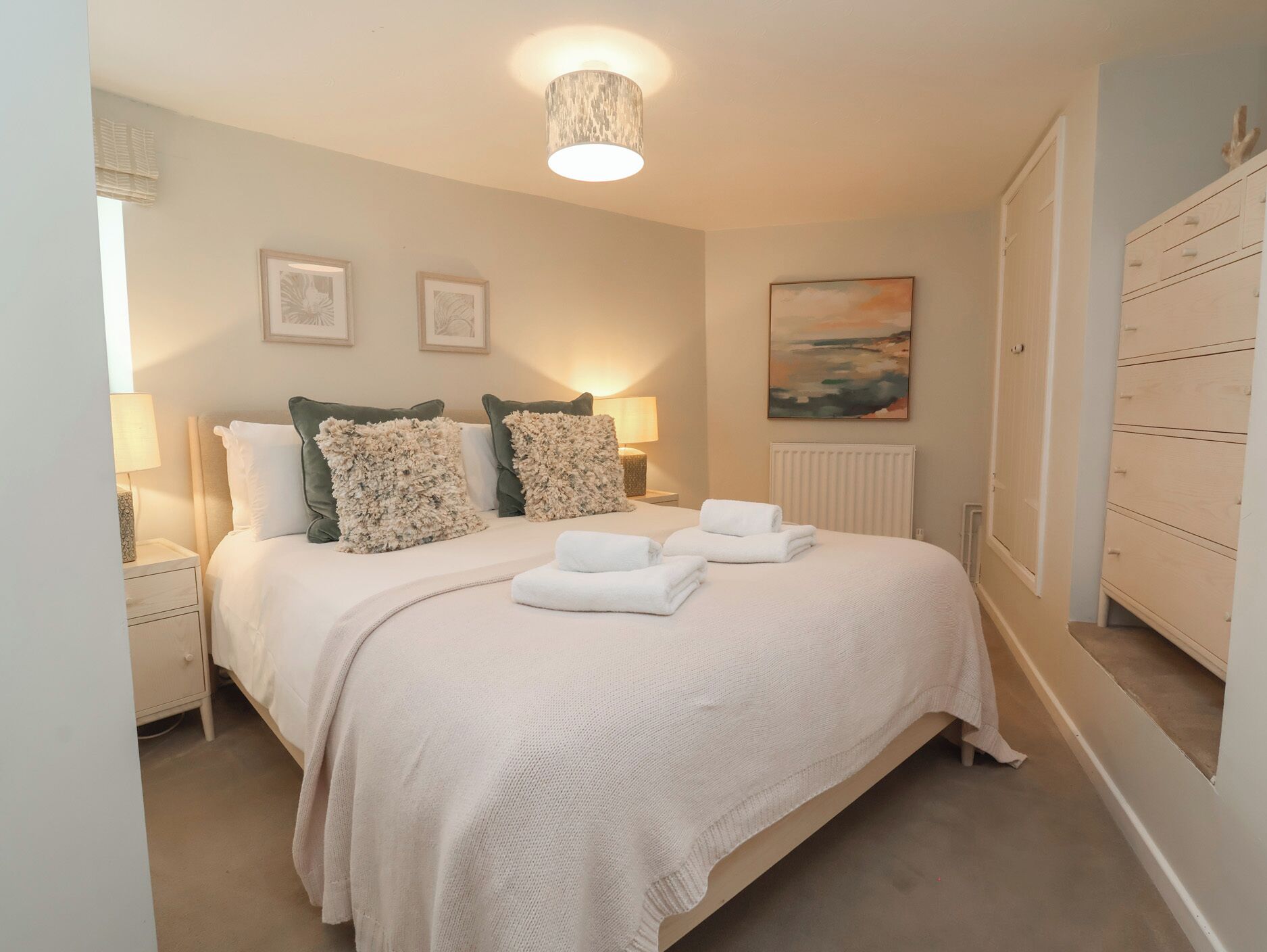 2 bedrooms, individually decorated, individually furnished, free WiFi