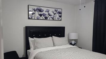 3 bedrooms, iron/ironing board, WiFi, bed sheets